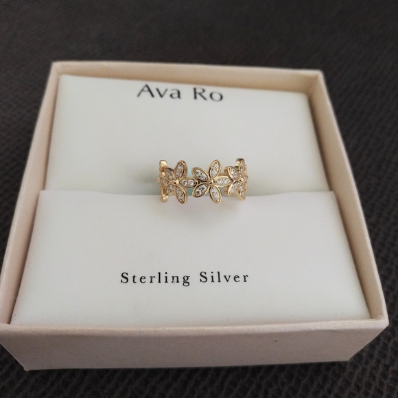 ✨️HP 2X✨️ Ava Ro🚣 Connecting Gold💛 Flowers🌼 Ring💍 - Picture 11 of 16
